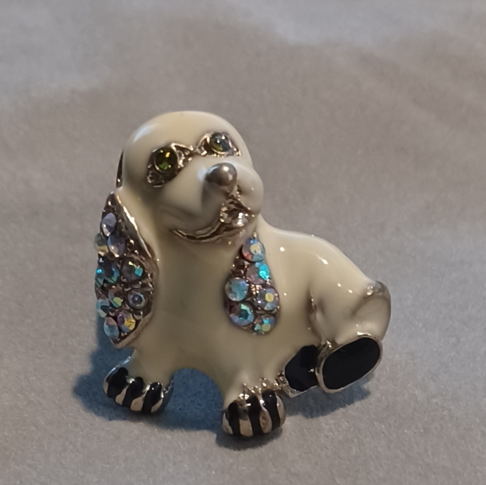 NWOT Cream Ceramic Golden Rhinestone Dog Fashion Ring